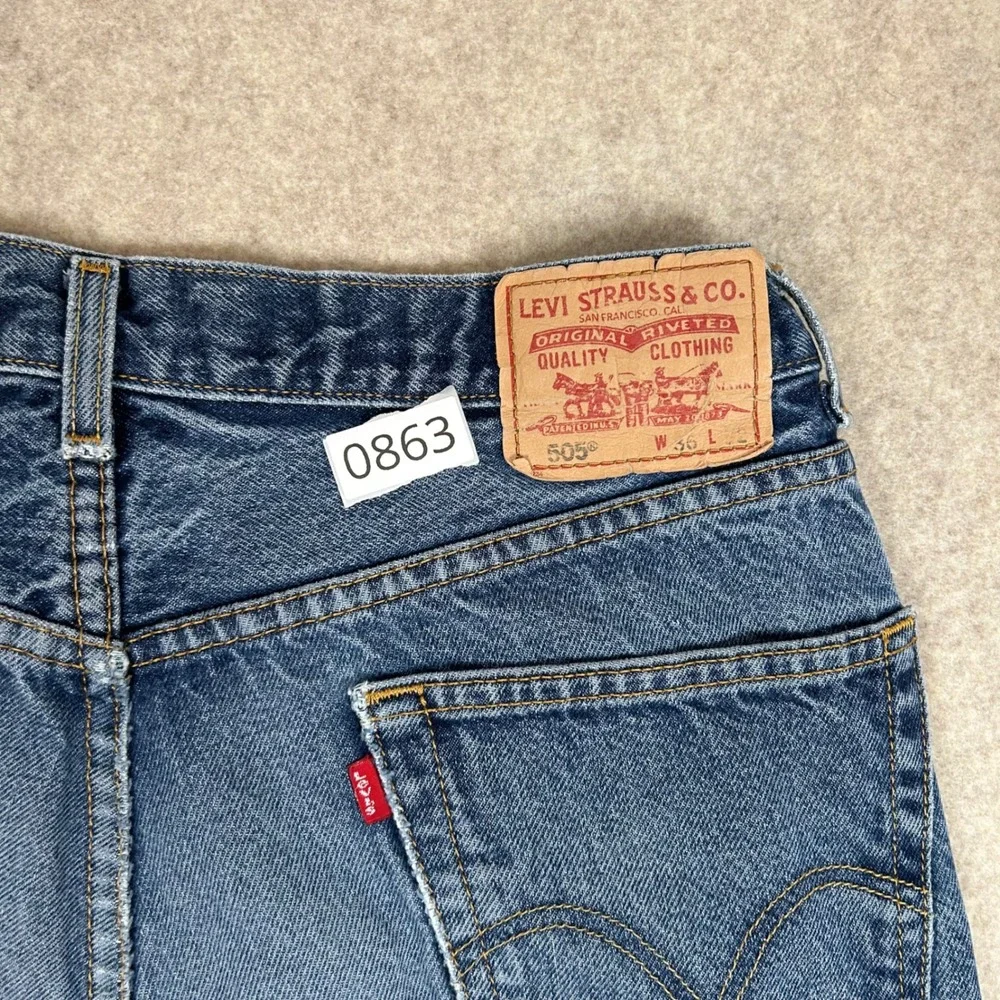 Levi's 505 Jeans Mens 36x32 Blue‎ Distressed Regular Fit Straight Leg Denim